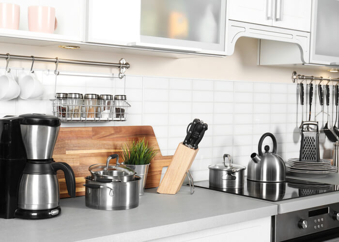 What Are the Essential Kitchen Tools for Beginners?